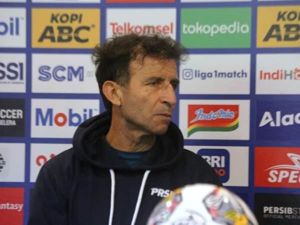 Pelatih Persib, Luis Milla