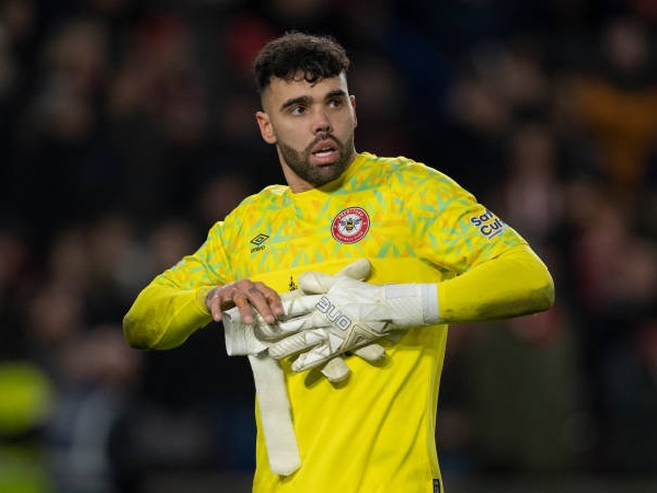 David Raya dikaitkan dengan kepergian dari Brentford
