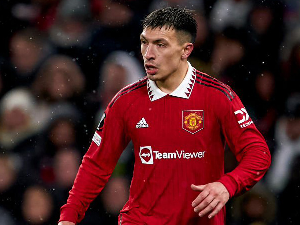 Bek Manchester United, Lisandro Martinez.