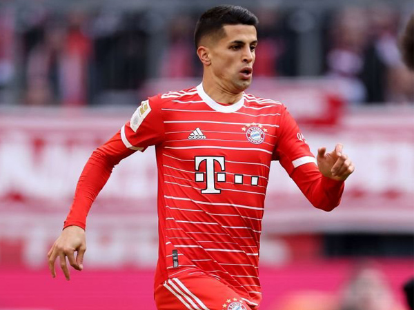 Bek sayap Bayern Munich, Joao Cancelo.