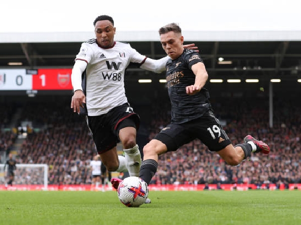 Leandro Trossard memborong tiga assist ke gawang Fulham