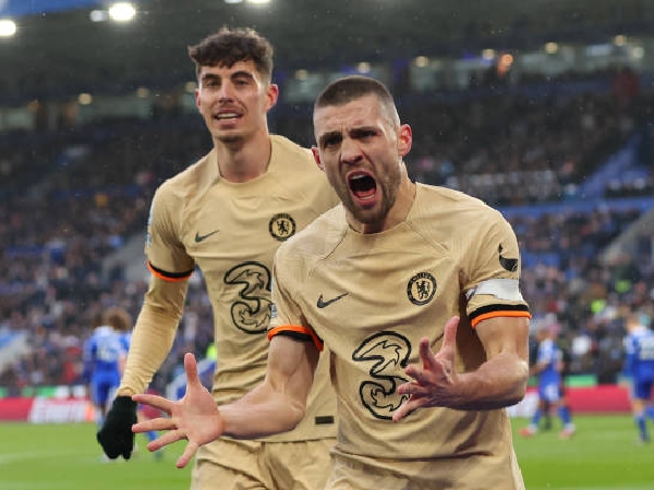 Mateo Kovacic merayakan golnya ke gawang Leicester City