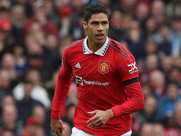 Bek Manchester United, Raphael Varane.