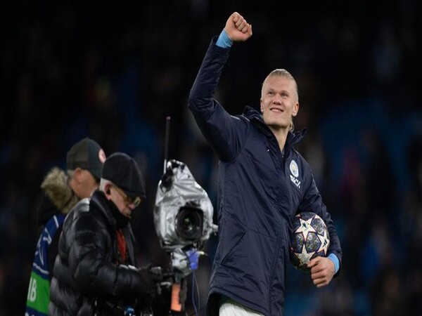 Erling Haaland berselebrasi setelah memborong lima gol dalam kemenangan 7-0 Manchester City atas RB Leipzig di ajang Liga Champions dini hari tadi (15/3) / via Reuters