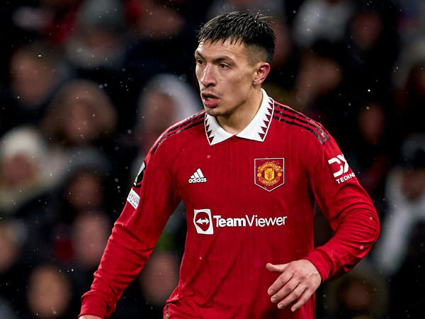 Bek Manchester United, Lisandro Martinez.