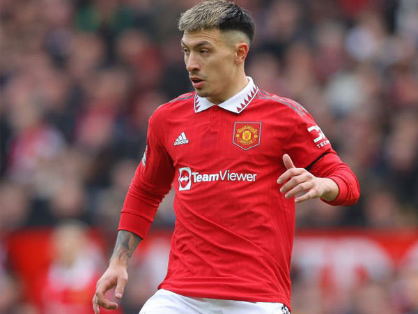 Bek Manchester United, Lisandro Martinez.