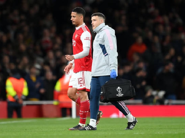 William Saliba mengalami cedera punggung melawan Sporting Lisbon