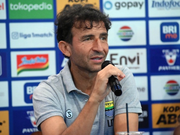 Pelatih Persib, Luis Milla
