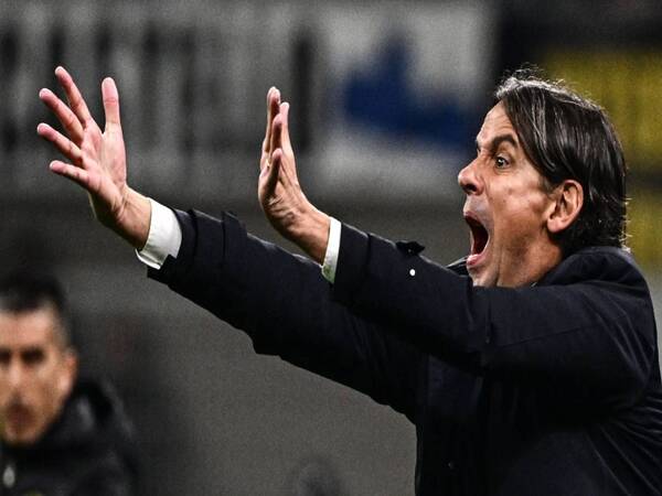 Simone Inzaghi menyebut Juventus menang 1-0 atas Inter Milan dengan cara yang kontroversial akibat insiden handball yang melibatkan Adrien Rabiot / via Getty Images