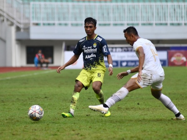 Gelandang muda Persib, Robi Darwis