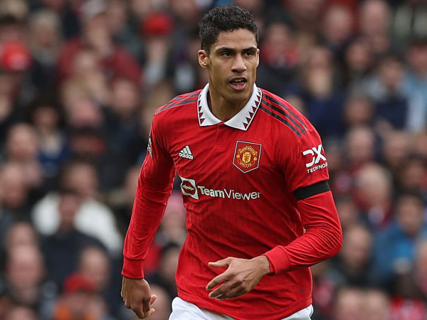 Bek Manchester United, Raphael Varane.