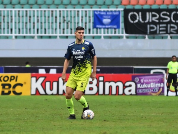 Nick Kuipers saat melawan Dewa United