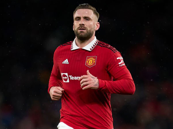 Bek kiri Manchester United, Luke Shaw.
