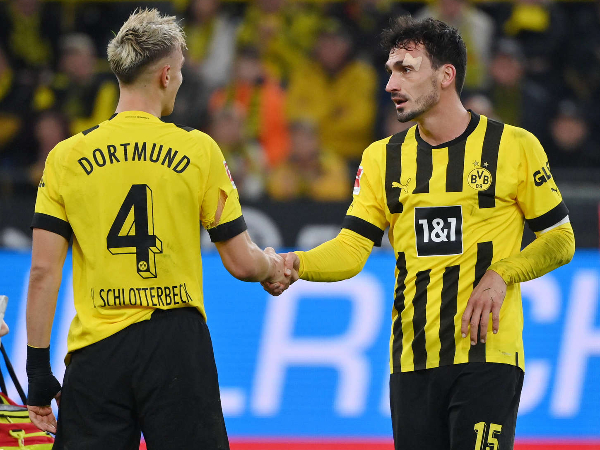 Nico Schlotterbeck dan Mats Hummels