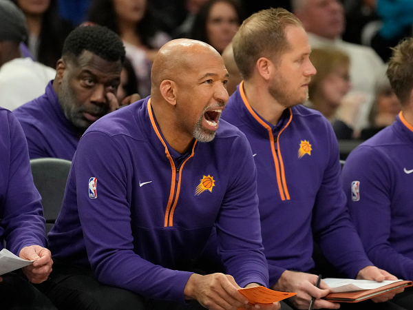 Monty Williams semprot kepemimpinan wasit saat tumbang dari Lakers.