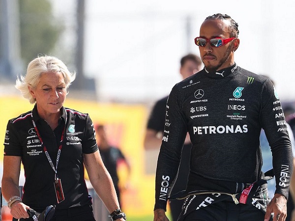 Lewis Hamilton, Angela Cullen