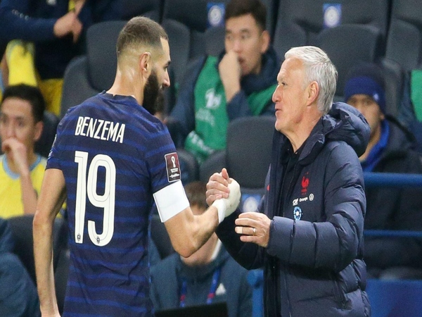 Masih marah dengan Deschamps, Karim Benzema ogah hadiri malam penghormatan untuk eks Timnas Prancis / via AFP