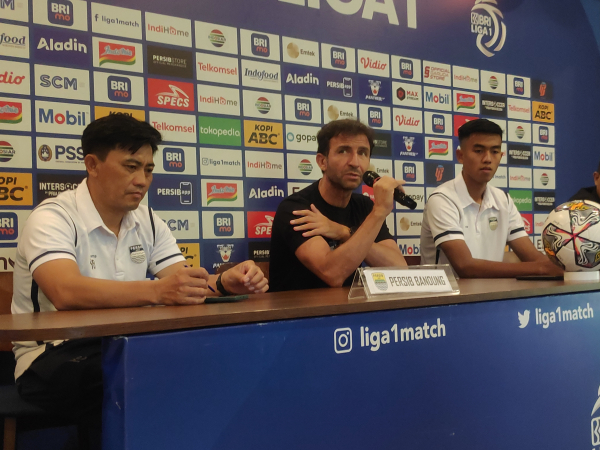Pelatih Persib, Luis Milla