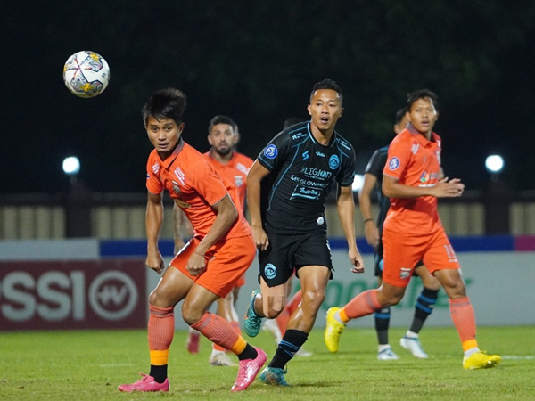 Laga Arema FC kontra Borneo FC pada partai tunda pekan ke-18