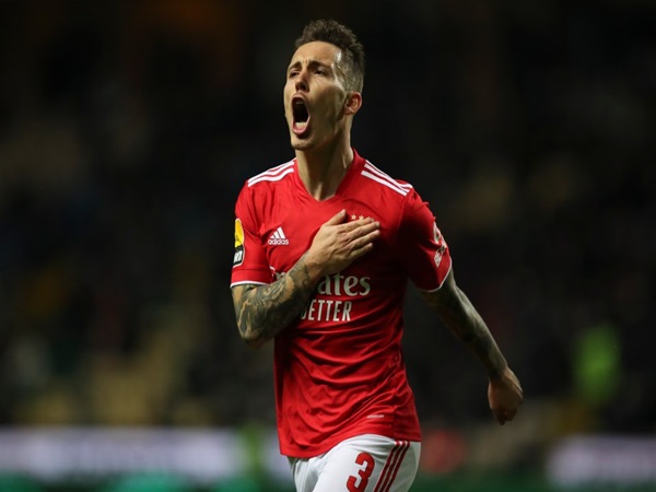 Bek kiri incaran Atletico Madrid