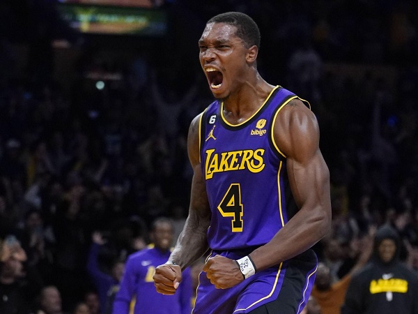 Lonnie Walker IV selalu siap kapanpun diberi menit bermain oleh Darvin Ham.