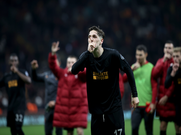 Nicolo Zaniolo masih tidak terima dengan tifosi AS Roma yang melabelinya sebagai pengkhianat klub / via Reuters