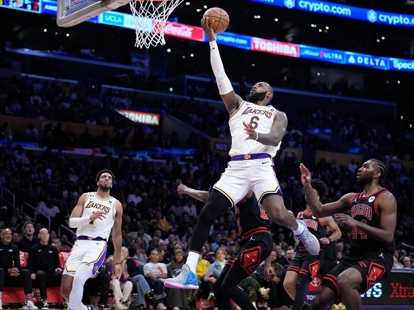 Darvin Ham tak khawatir soal adaptasi LeBron James.