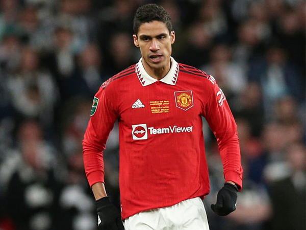 Bek Manchester United, Raphael Varane.