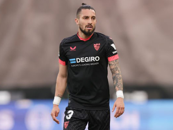 Bek kiri Sevilla, Alex Telles.