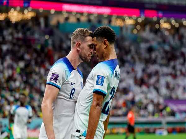 Kapten Liverpool yaitu Jordan Henderson, buka suara mengenai potensi kepindahan Jude Bellingham ke Anfield musim panas mendatang / via Getty Images