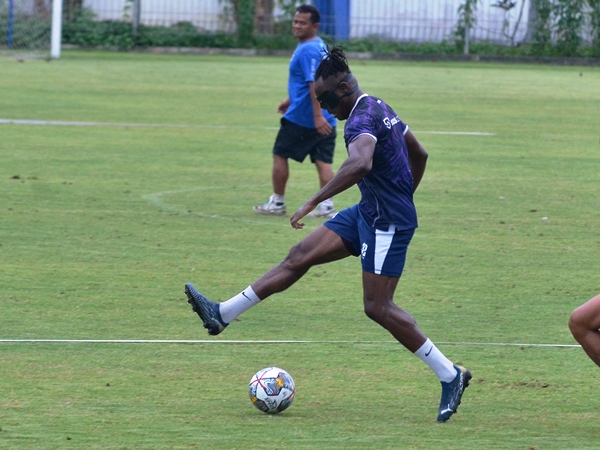 Luis MIlla menyebut Victor Igbonefo sudah membaik kondisinya