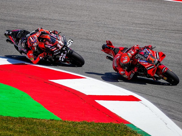 Maverick Vinales ungkap faktor yang buatnya kalah dari Francesco Bagnaia di GP Portugal.