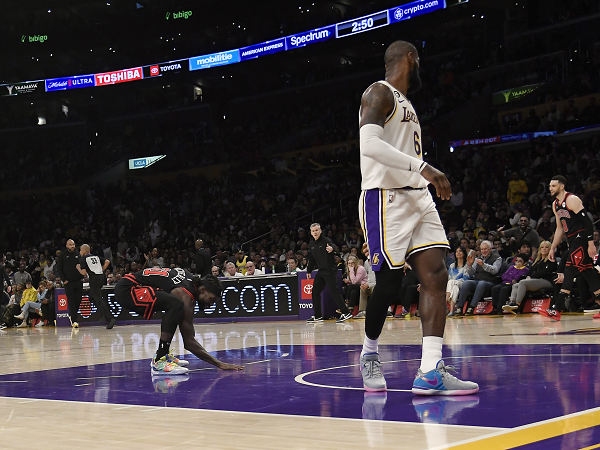 Patrick Beverley ungkap alasannya lakukan selebrasi kontroversial di depan LeBron James.