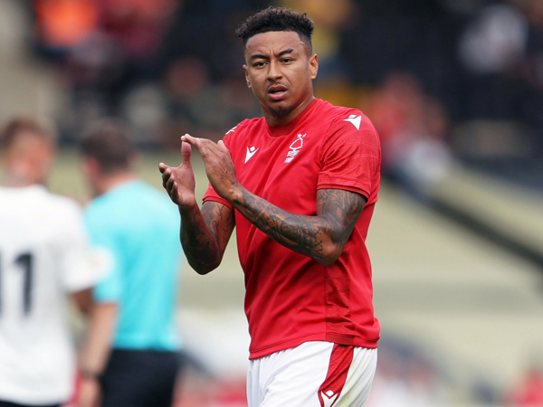 Gelandang Nottingham Forest, Jesse Lingard.
