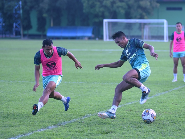 Pemain Persib ketika berlatih