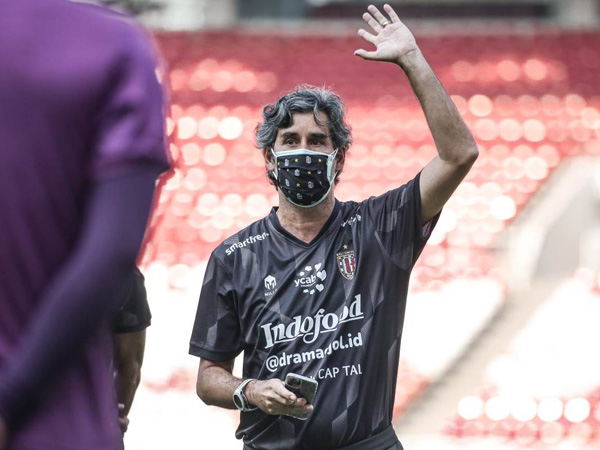 Pelatih Bali United, Stefano Cugurra Teco berharap Indonesia tetap jadi tuan rumah Piala Dunia U-20