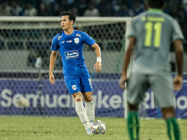 Pemain bertahan PSIS Semarang, Alfeandra Dewangga