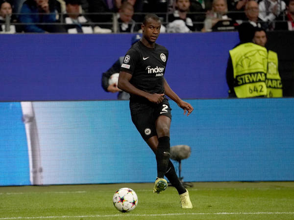 Liverpool dan Manchester City Bersaing Dapatkan Evan Ndicka