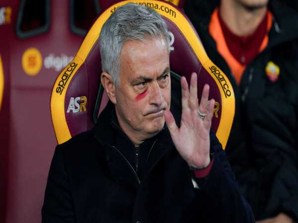 Jose Mourinho menilai AS Roma tetaplah salah satu klub besar meski cukup jarang memenangkan trofi / via Getty Images