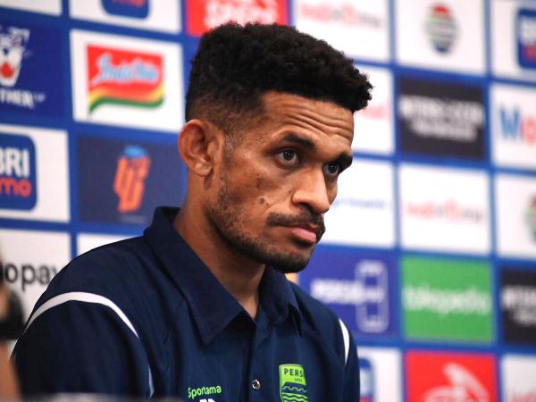 Ricky Kambuaya dalam jumpa pers jelang laga