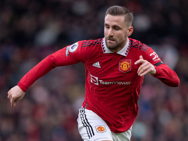 Bek kiri Manchester United, Luke Shaw.