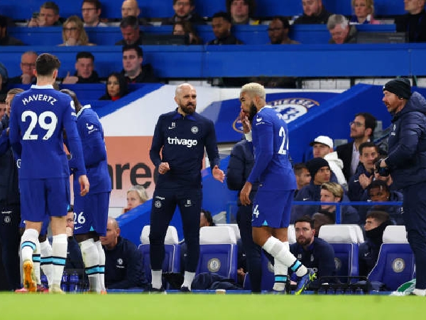 Bruno Saltor mengawasi hasil imbang Chelsea melawan Liverpool