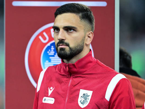 Kiper Valencia, Giorgi Mamardashvili Jadi Buruan Tottenham dan Aston Villa