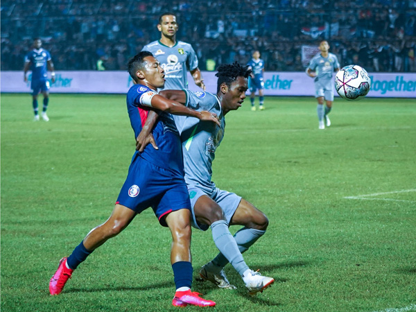 Laga Arema FC kontra Persebaya Surabaya di putaran pertama