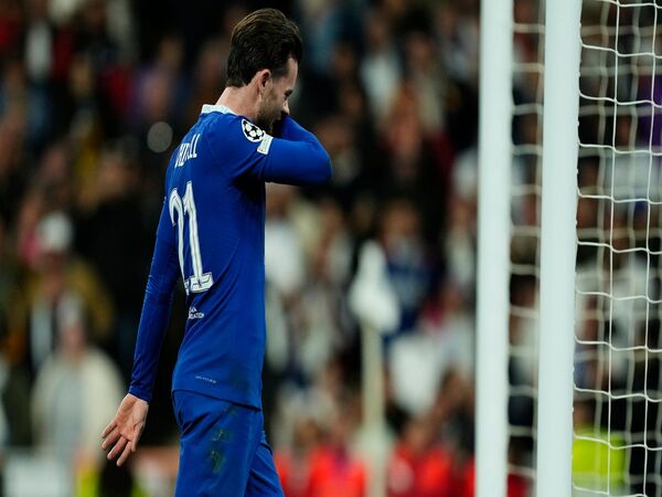 Ben Chilwell menyampaikan permohonan maaf melalui media sosial, usai ia mendapatkan kartu merah di kekalahan 0-2 Chelsea dari Real Madrid dini hari tadi (13/4) / via Getty Images