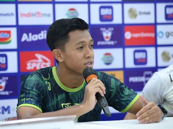 Febri Hariyadi dalam jumpa pers jelang laga
