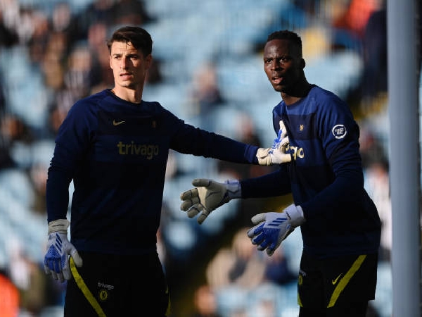 Dua penjaga gawang Chelsea, Kepa Arrizabalaga dan Edouard Mendy