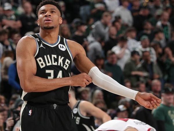 Budenholzer Bicarakan soal Kondisi Terkini Antetokounmpo