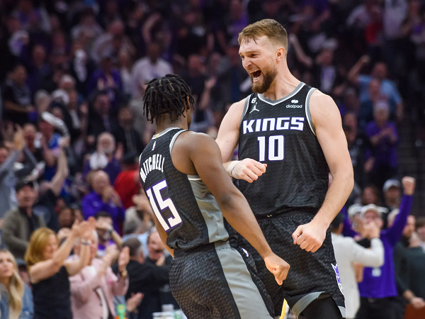 Sacramento Kings lagi-lagi menang meyakinkan atas Golden State Warriors di game 2.