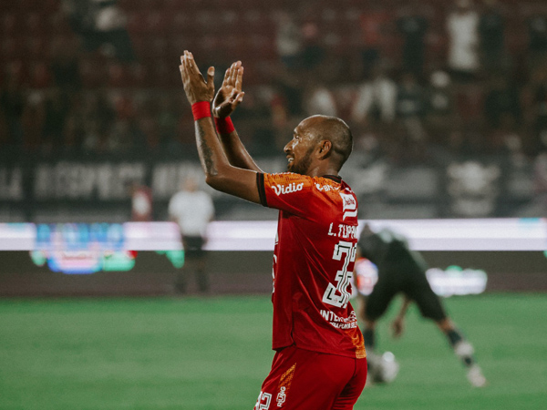 Bali United resmi melepas Leonard Tupamahu
